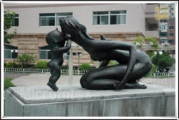 母愛(ài)銅雕塑.jpg 母愛(ài)銅雕塑.jpg