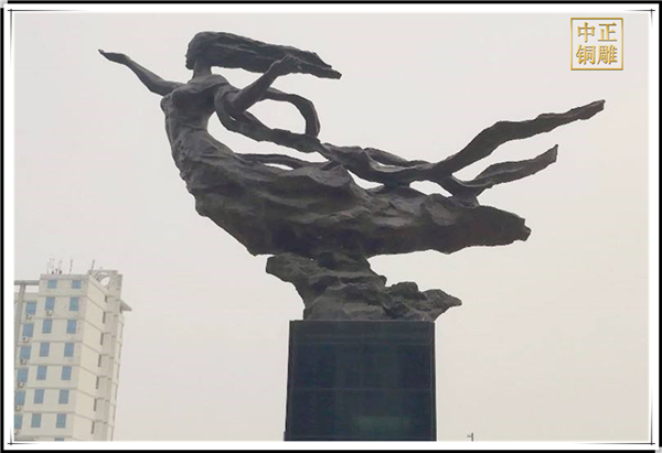 廣場(chǎng)女媧雕塑.jpg 廣場(chǎng)女媧雕塑.jpg