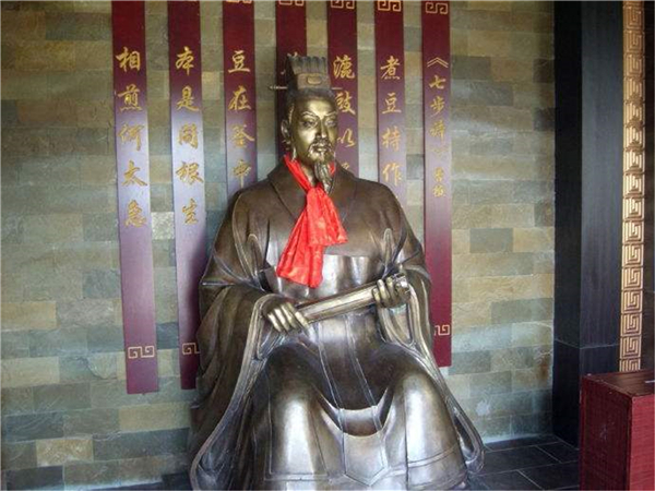 曹植銅雕塑.jpg 曹植銅雕塑.jpg