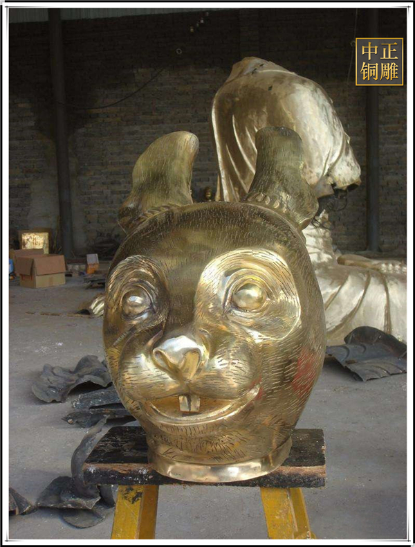 十二生肖兔首雕塑.jpg 十二生肖兔首雕塑.jpg