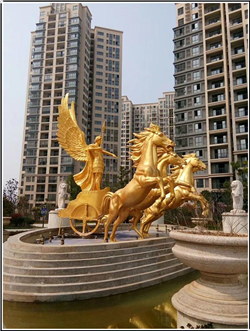 廣場群馬銅雕塑 廣場群馬銅雕塑