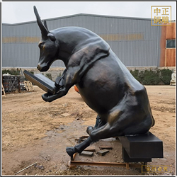 銅牛看書雕塑鑄造 銅牛看書雕塑鑄造