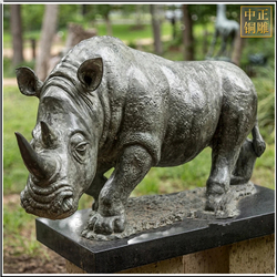 老犀牛銅雕塑 老犀牛銅雕塑